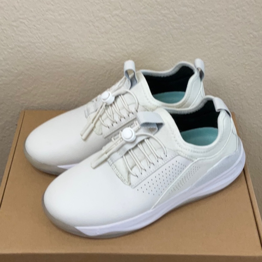 Women's Clove Brilliant White Sneakers - Picture 7 of 9